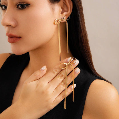 Chic Gold Bow Earrings